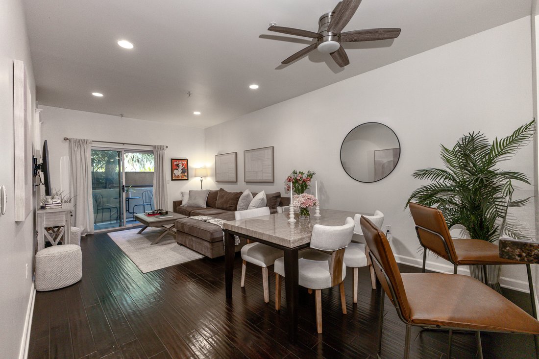 Condo in Los Angeles, California, United States 1 - 18143102