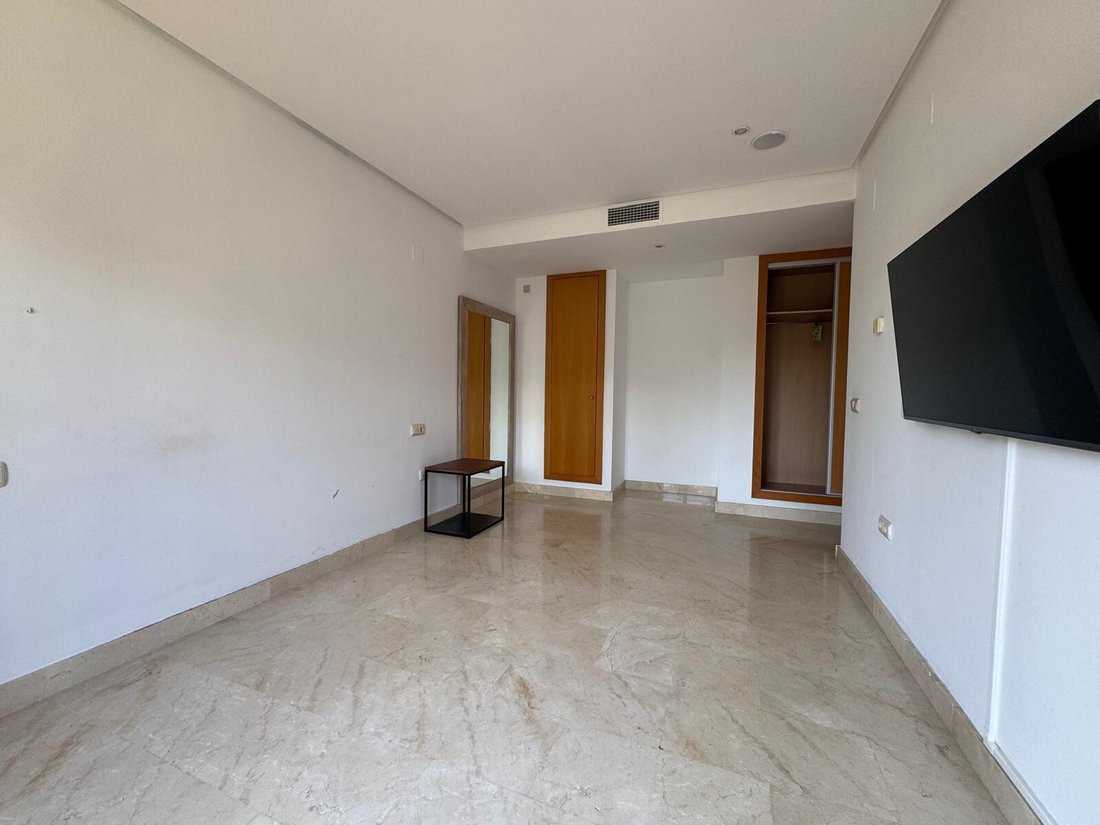 Apartment in Puerto Banus, Marbella, Spain 3 - 18143114