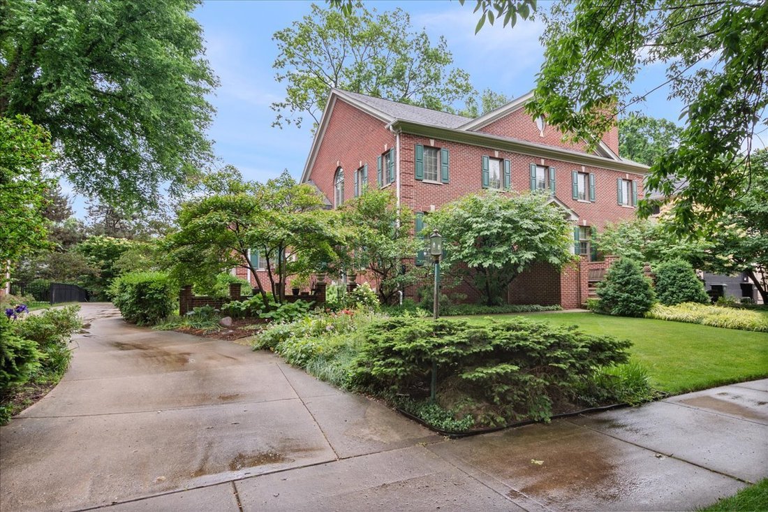 House in Skokie, Illinois, United States 2 - 18143239