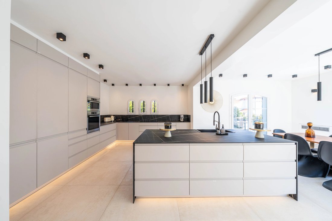 Villa in Vallergues, Cannes, France 5 - 18142851
