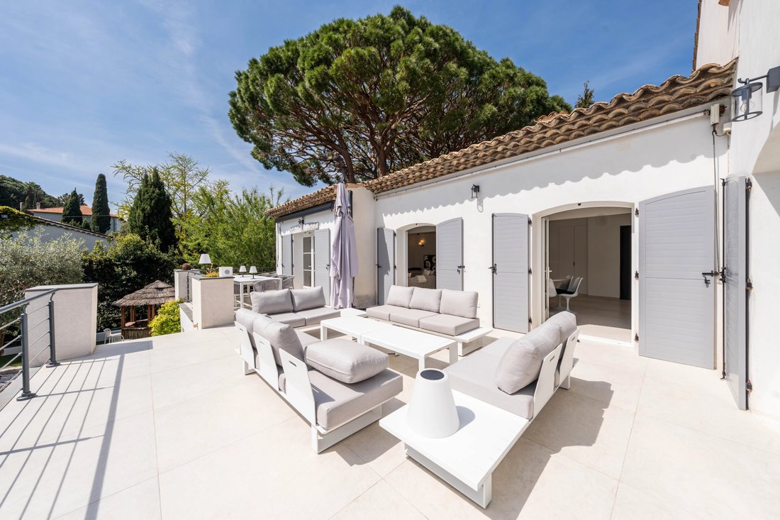 Villa in Vallergues, Cannes, France 2 - 18142851