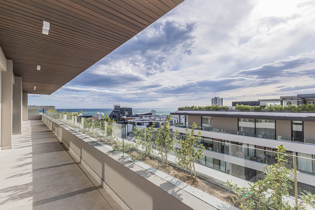 Apartment in Fresnaye, Bakoven, Cape Town 2 - 18143036