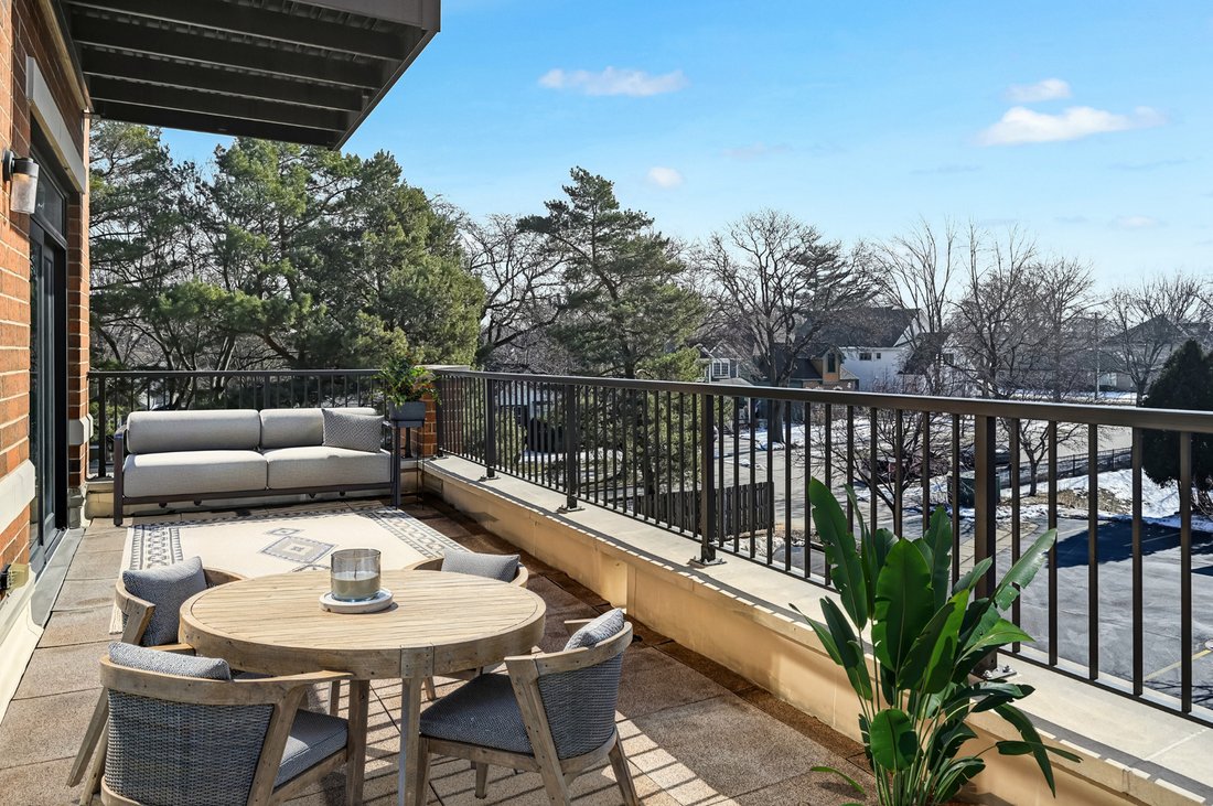 Condo in Western Springs, Illinois, United States 2 - 18143243