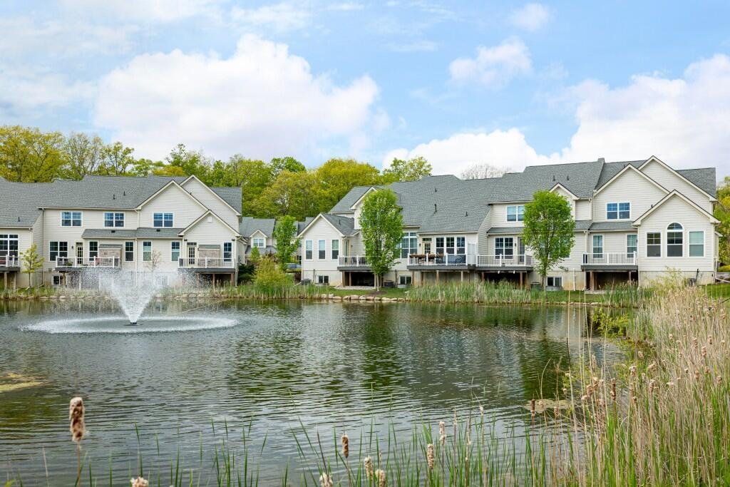 Condo in Ann Arbor, Michigan, United States 3 - 18143263