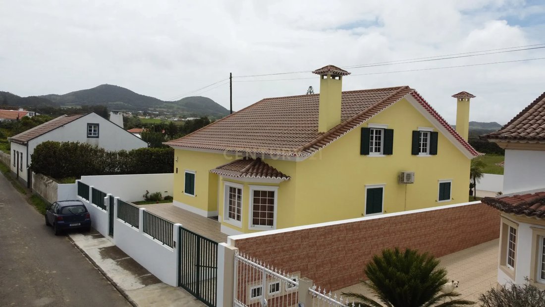 Villa in Calhetas, Azores, Portugal 1 - 18142673
