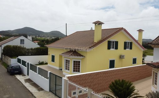 Villa en Calhetas, Azores, Portugal 1