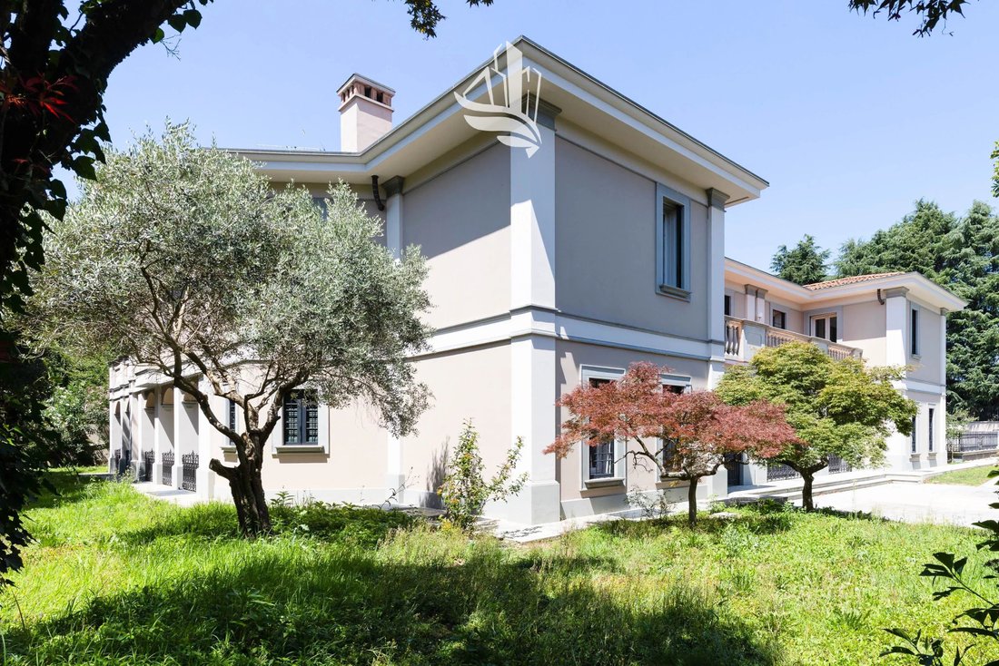 Villa in Chiari, Lombardy, Italy 2 - 18143210