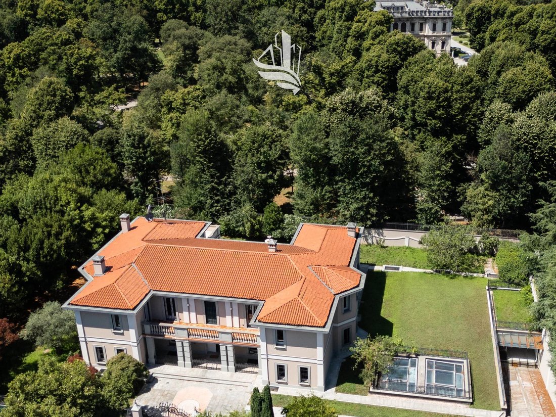 Villa in Chiari, Lombardy, Italy 1 - 18143210