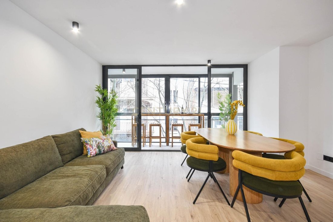 Apartment in Sarrià-Sant Gervasi, Barcelona, Spain 1 - 18142656