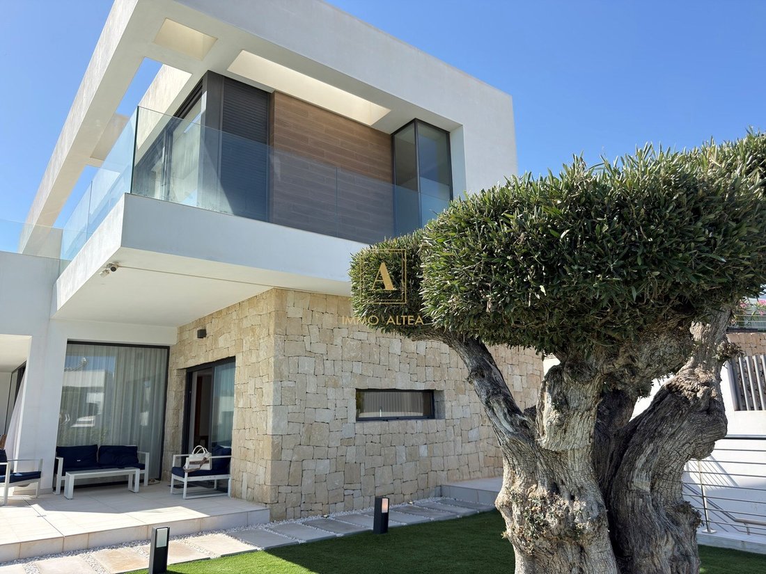 Villa in la Vila Joiosa / Villajoyosa, Valencian Community, Spain 4 - 18143867