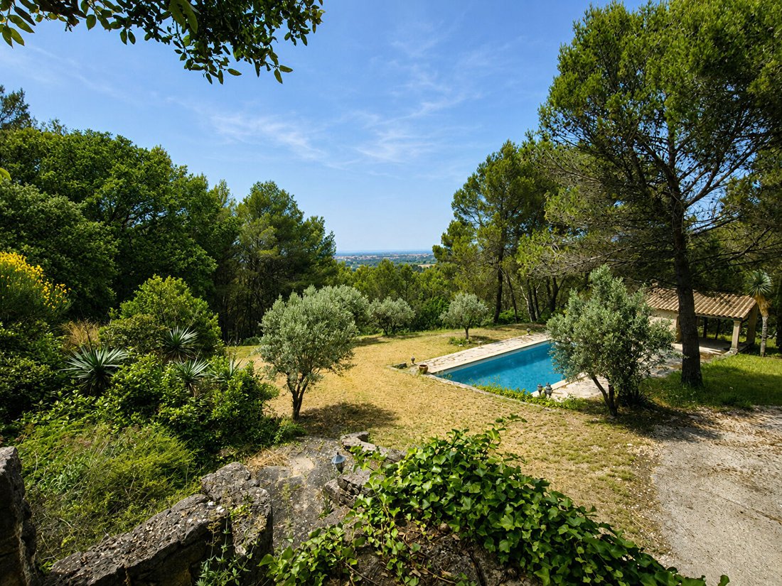 Villa in Zone Rurale Sud, Carpentras, France 1 - 18143395