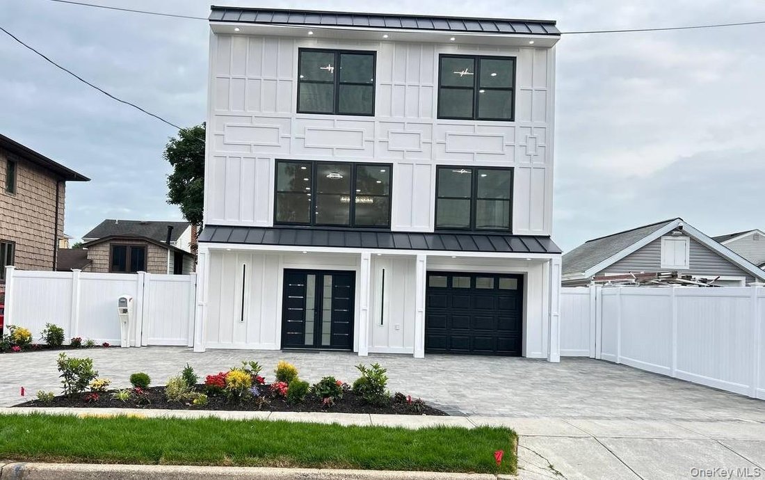 House in Bellmore, New York, United States 1 - 18144612