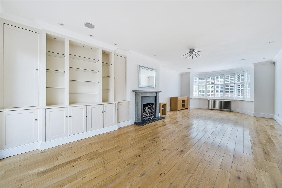 House in Coombe, Royal Borough of Kingston upon Thames, England 2 - 18144502