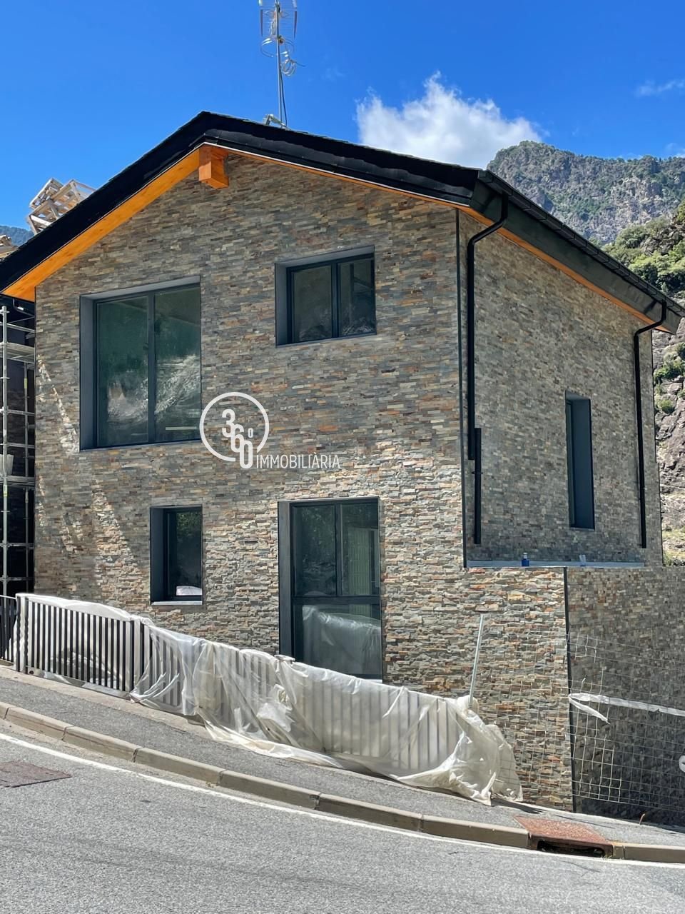 Chalet in Aubinyà, Sant Julià de Lòria, Andorra 1 - 18143785