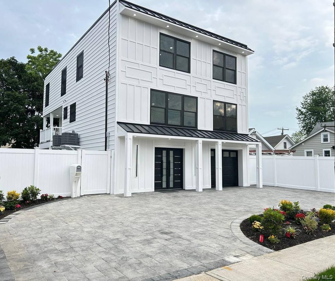House in Bellmore, New York, United States 4 - 18144612