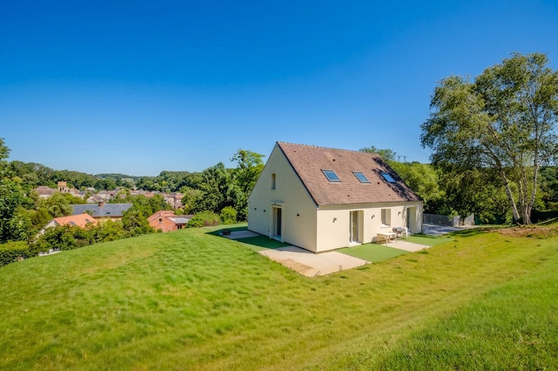Villa in Seraincourt, Ile-de-France, France 1 - 17986699