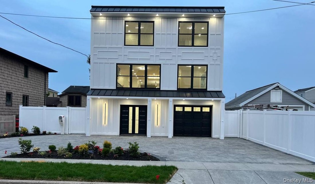House in Bellmore, New York, United States 2 - 18144612