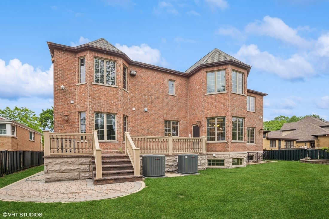 House in Lincolnwood, Illinois, United States 2 - 18144139