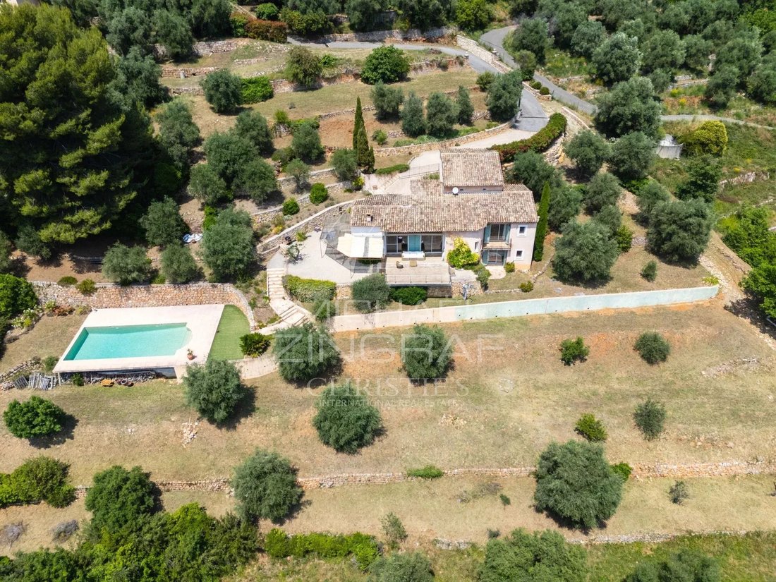 Villa in Grasse, Provence-Alpes-Côte d'Azur, France 3 - 18144343