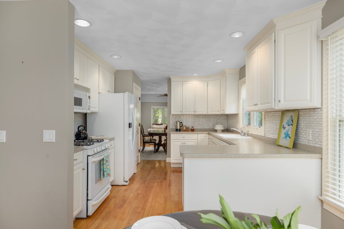 Condo in Warwick, Rhode Island, United States 5 - 18143386