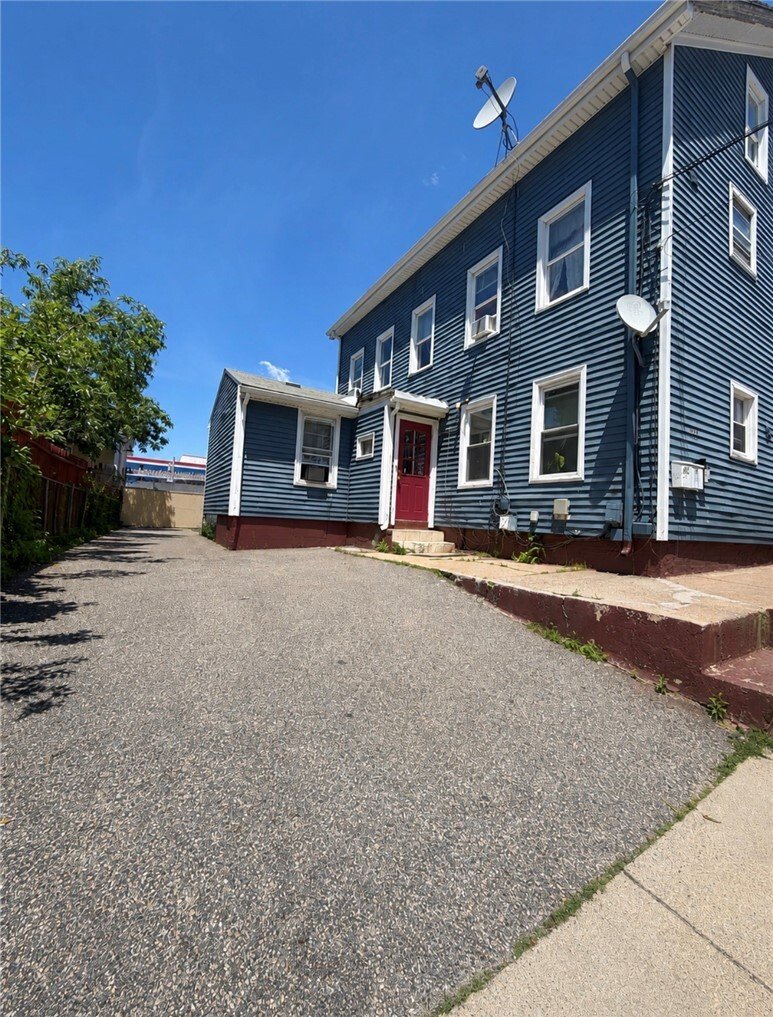Central Falls, Rhode Island, United States 2 - 18144418