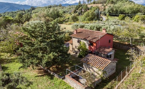 Country House in Uzzano, Tuscany, Italy 1