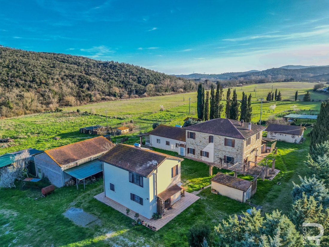Farm Ranch in Monteverdi Marittimo, Tuscany, Italy 1 - 18143987