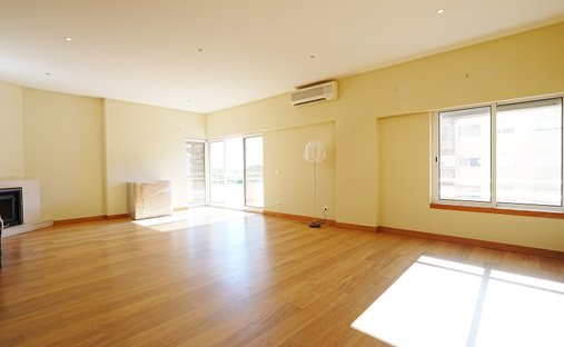 Apartment in Oeiras e Sao Juliao da Barra, Paco de Arcos e Caxias, Lisbon, Portugal 1