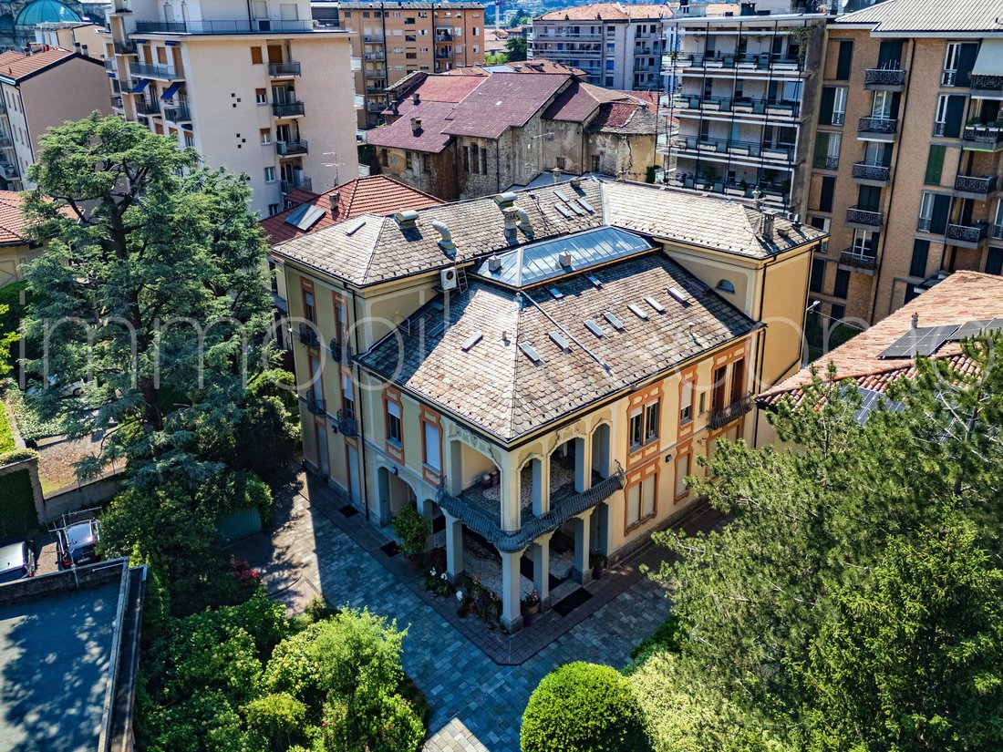 Estate in Eastern Lake Center, Como, Lombardy 5 - 18144067