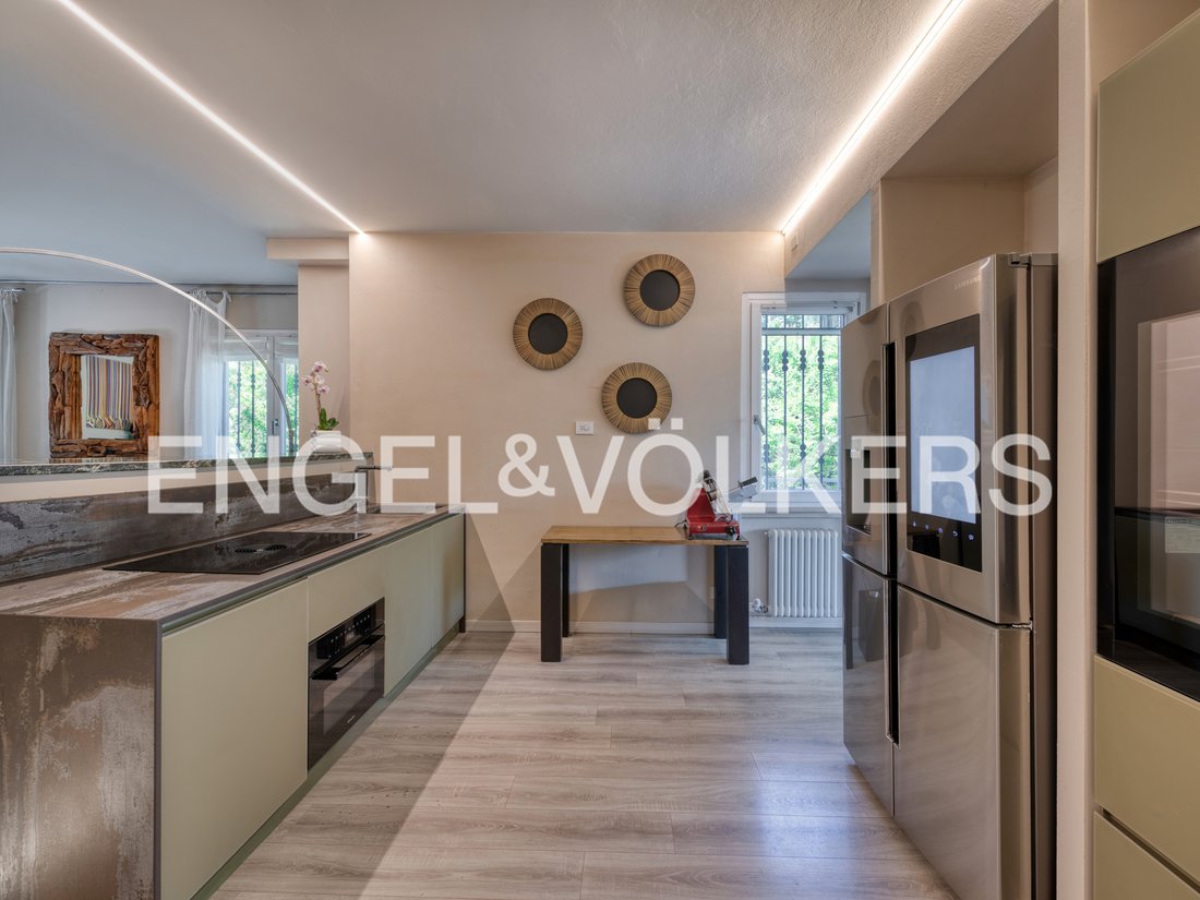 Villa in Garda, Veneto, Italy 4 - 18144539