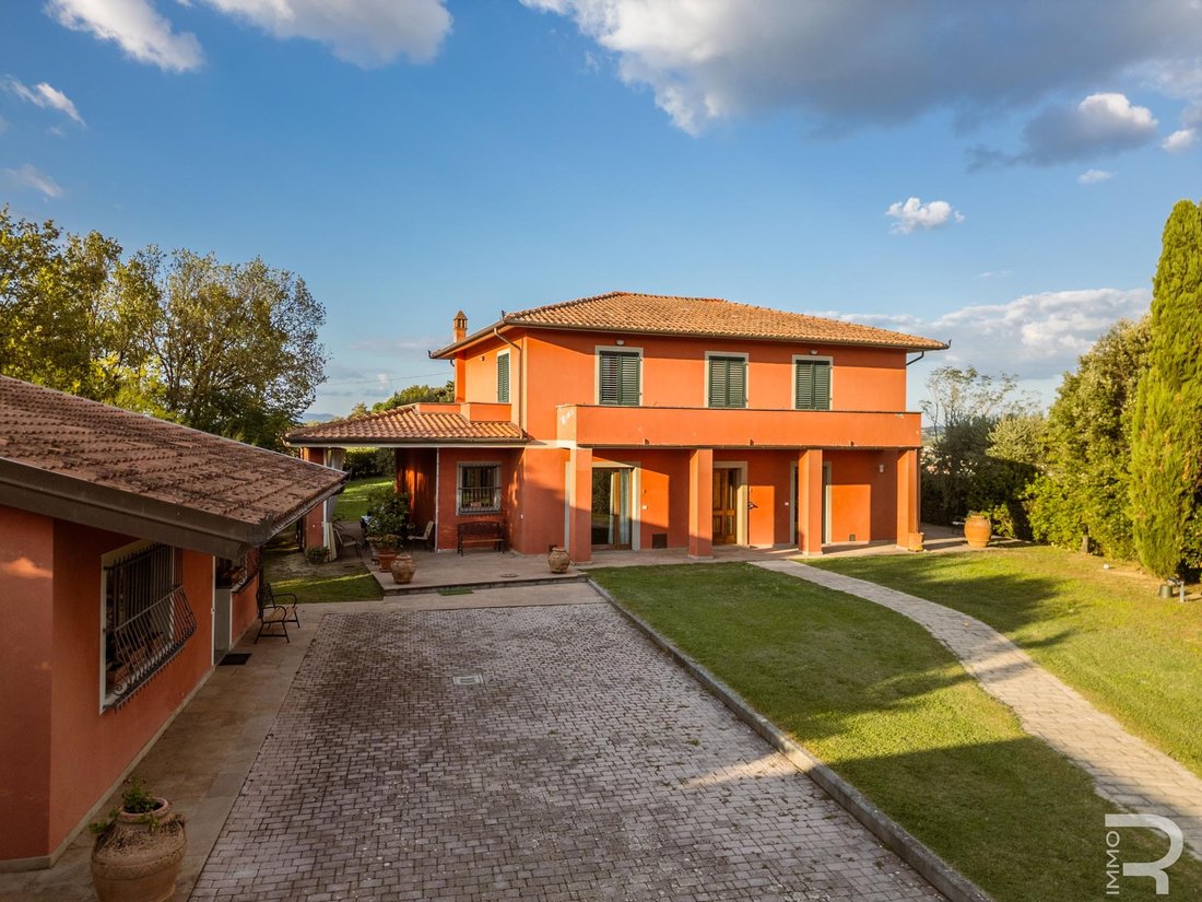 Villa in Center, Castelfiorentino, Tuscany 2 - 18144011