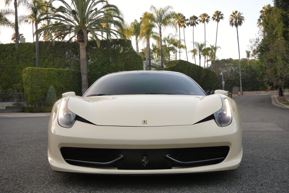 Coupe in West Hollywood, CA, United States 2 - 18147396