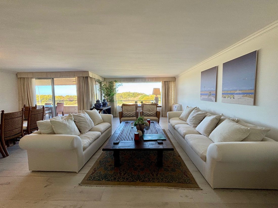 Apartment in Punta del Este, Maldonado Department, Uruguay 1 - 18147039