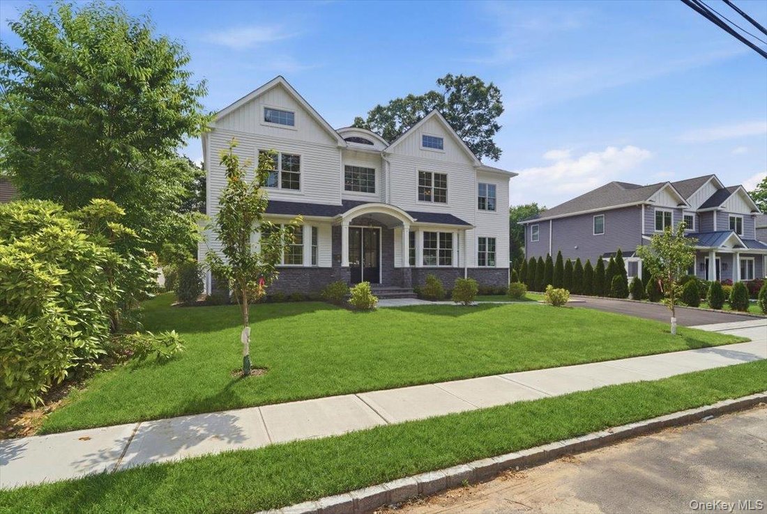 House in Port Washington, New York, United States 2 - 18148080