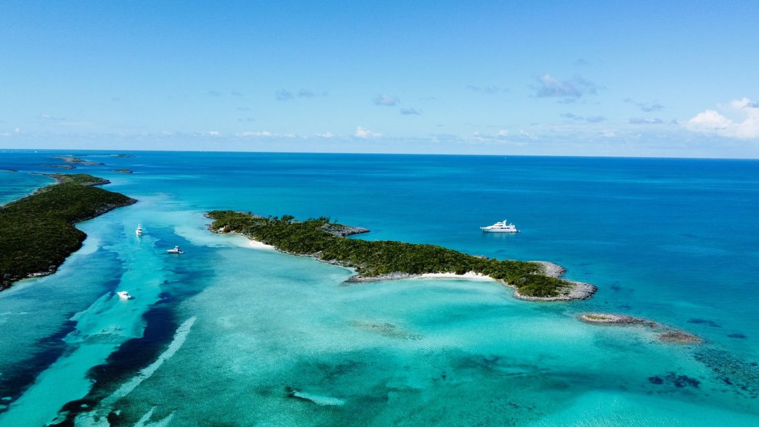 Private Island in Roberts Cay, Exuma, The Bahamas 2 - 18148161