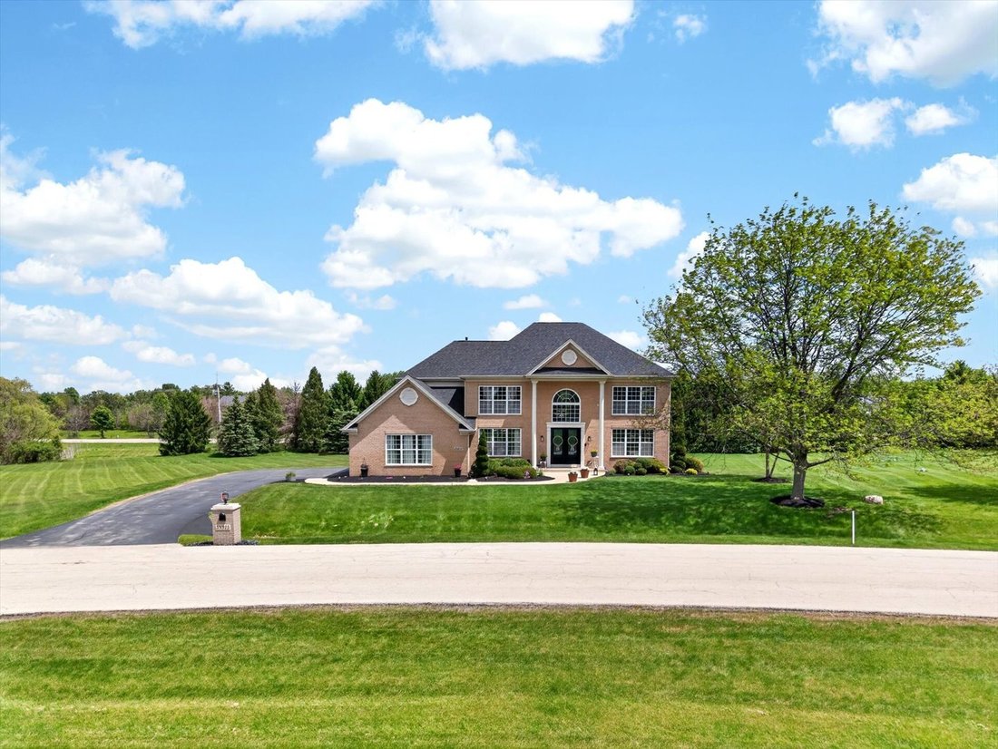 House in Campton Hills, Illinois, United States 4 - 18149579