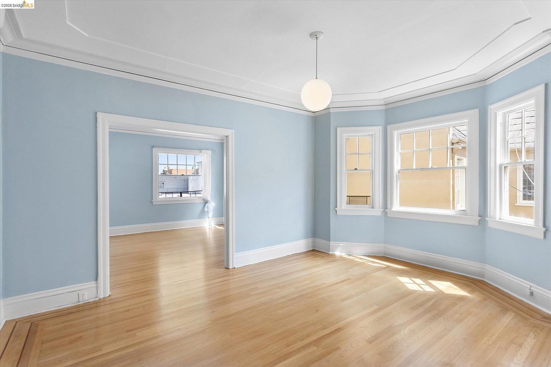 Oakland, California, United States 5 - 18148205
