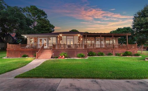 House in Gun Barrel City, Texas, United States 1