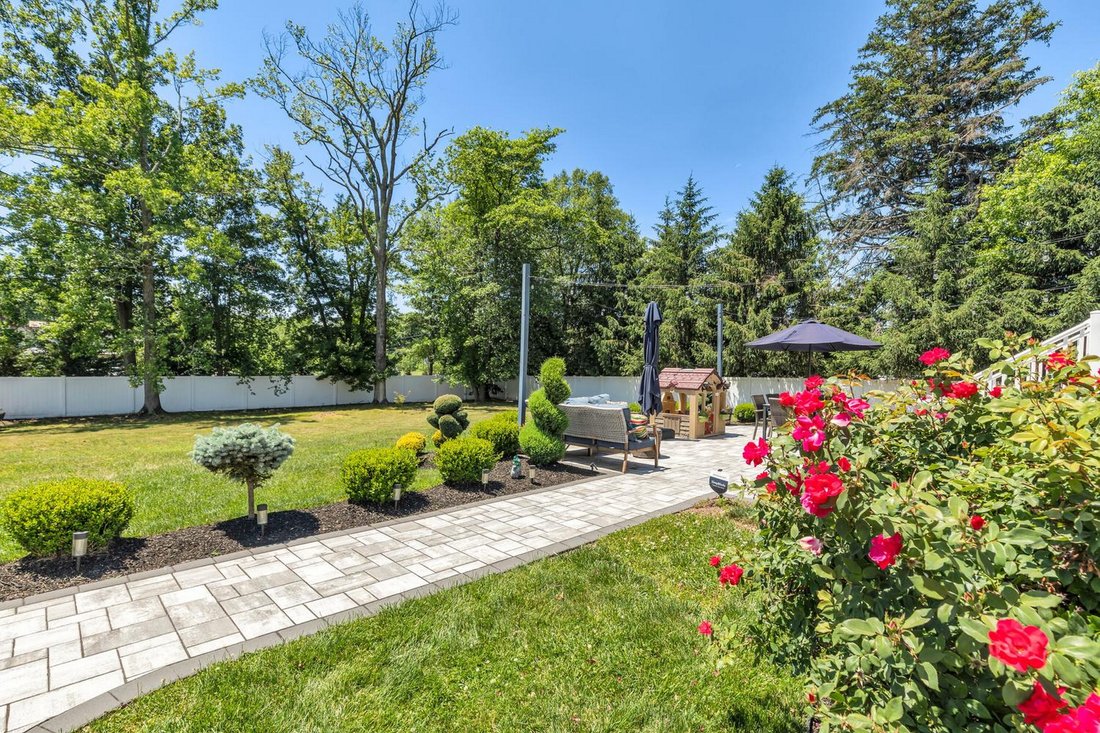 House in Old Bridge Township, New Jersey, United States 3 - 18147343