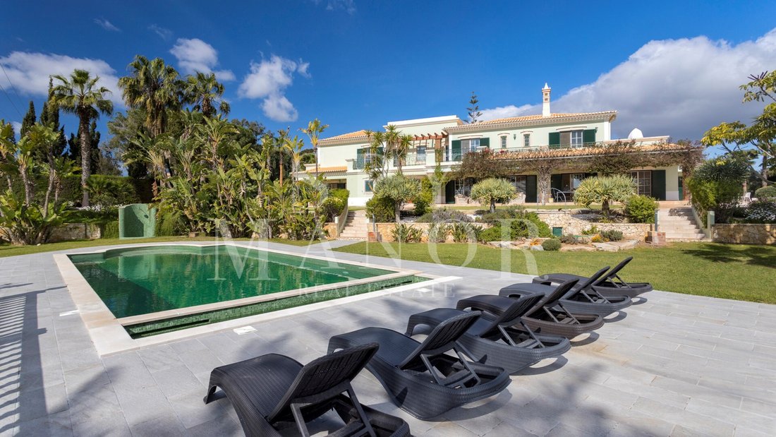 Villa in Lagoa e Carvoeiro, Algarve, Portugal 1 - 18147028