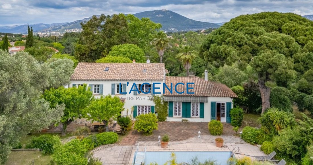 Villa in La Garde, Provence-Alpes-Côte d'Azur, France 1 - 18148465
