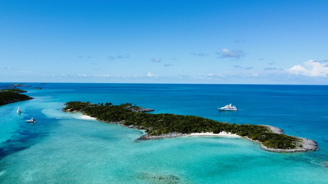 Private Island in Roberts Cay, Exuma, The Bahamas 1 - 18148161