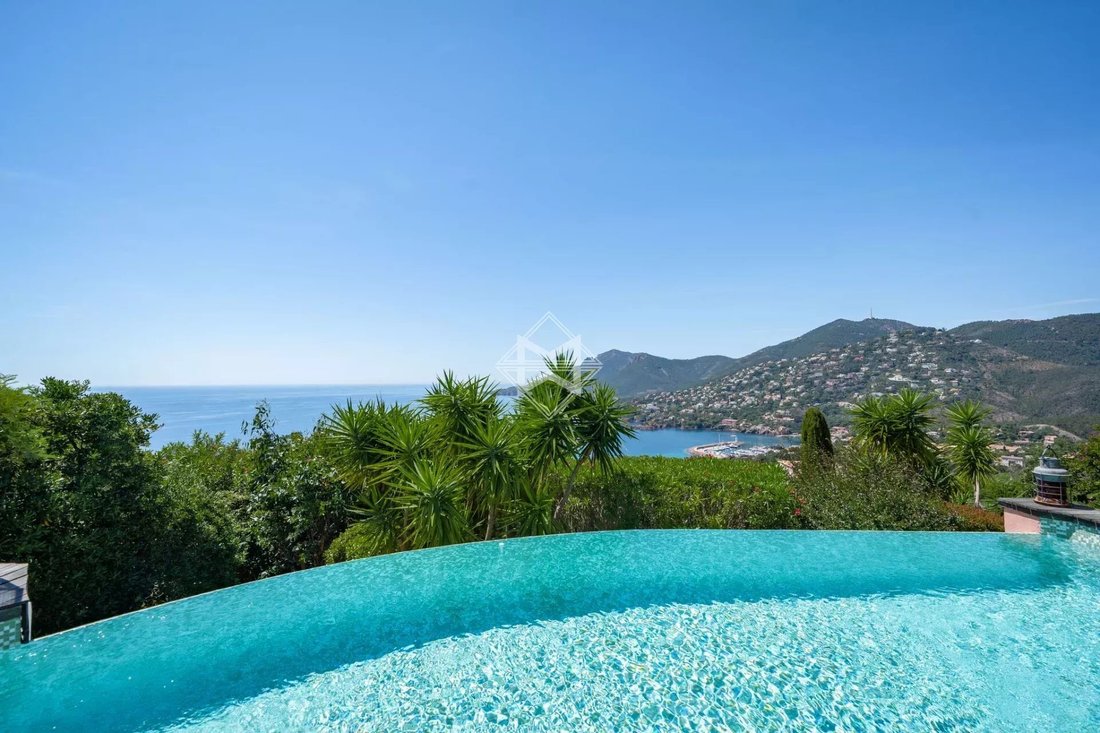 Villa in Théoule-sur-Mer, Provence-Alpes-Côte d'Azur, France 3 - 18146782