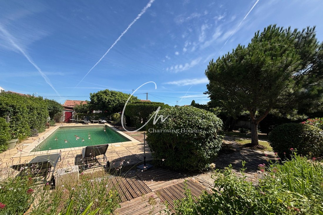 Villa in Saint-Rémy-de-Provence, Provence-Alpes-Côte d'Azur, France 2 - 18072330