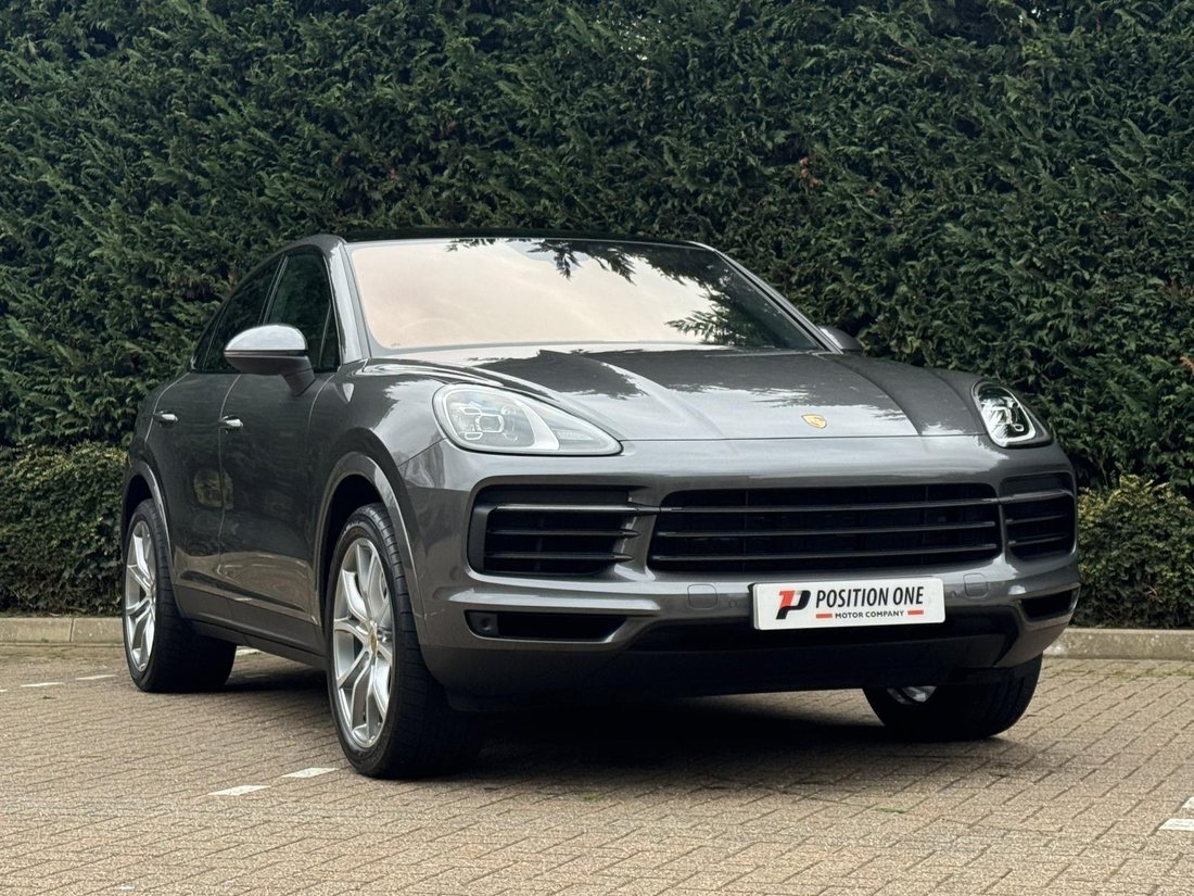 Coupe in Leatherhead, United Kingdom 2 - 18147681