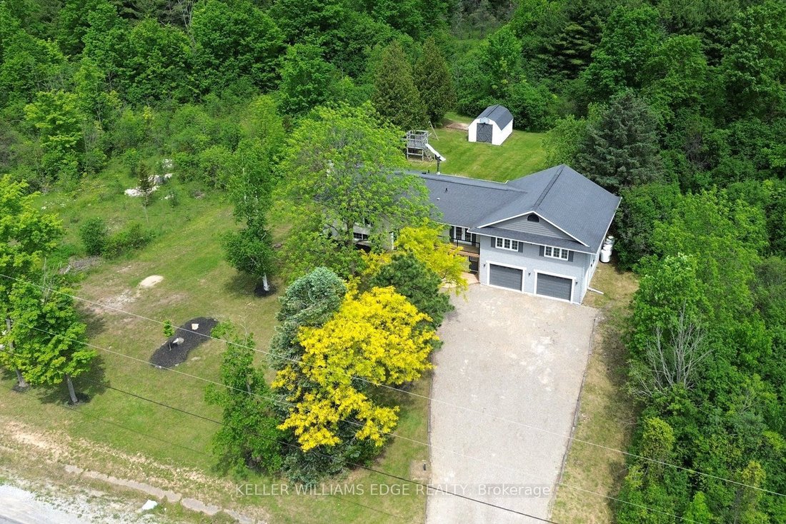 House in Hamilton, Ontario, Canada 2 - 18145174