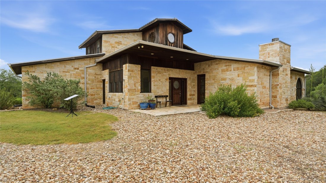Farm Ranch in Red Rock, Texas, United States 3 - 18145041