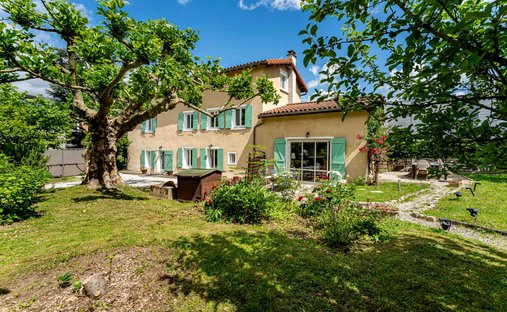 House in Francheville le Haut-Bruissin, Francheville, France 1