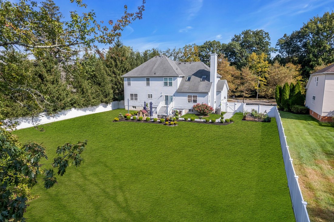 House in Old Bridge Township, New Jersey, United States 5 - 18147343