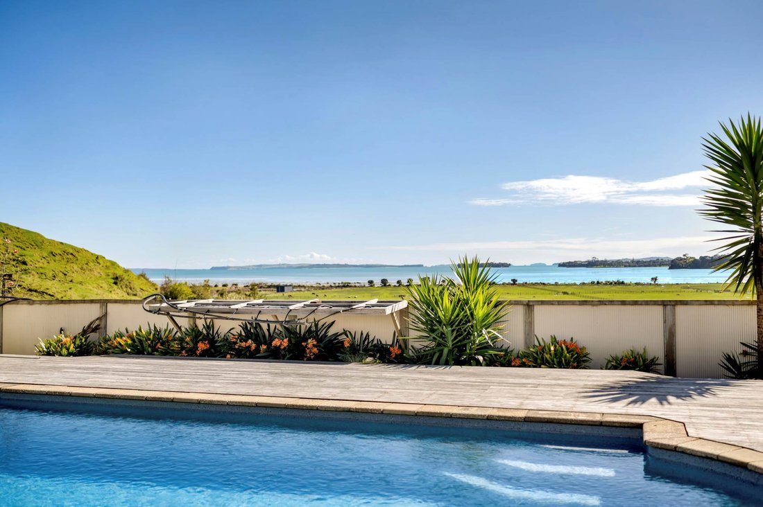 House in Whitford, Auckland, New Zealand 4 - 16205238